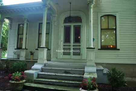 Formal front door of Ward-Thomas Museum