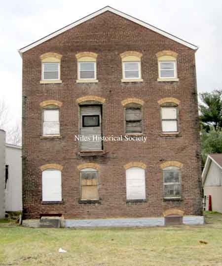 242-1/2 Langley Street is in back of the Niles Firebrick office building and was the first home of the Bagnoli-Irpino Club.