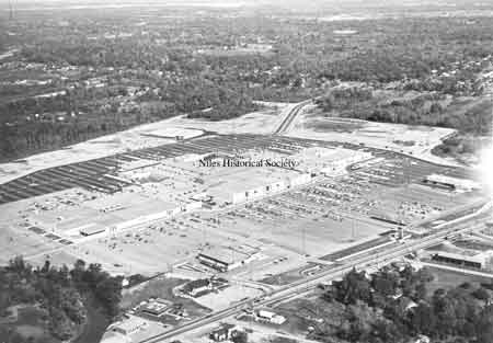 Eastwood Mall main entrance, 1970.