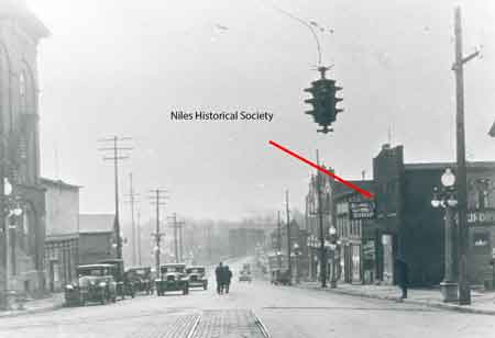 Arrow marks Rummell's pool Hall.