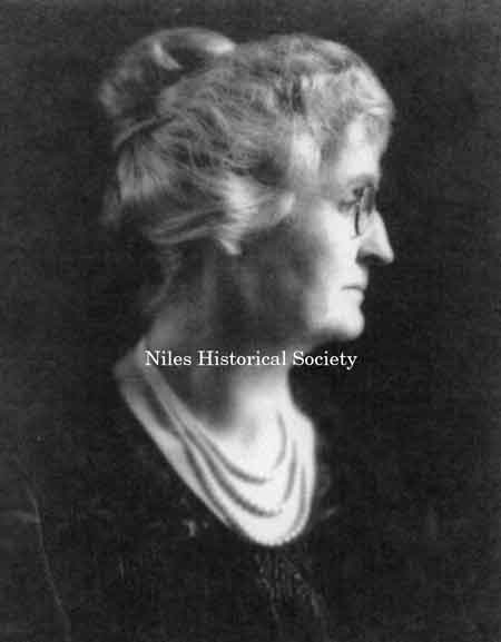 A double portrait of George J. Taylor and his wife Hannah Harris Taylor. They lived in the house on Arlington and were prominent Niles citizens.