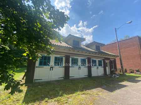 Garage showing the tile roof.
