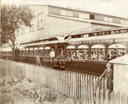 Niles Car Company Building in background.