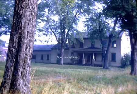 In 1818 James Heaton built this house on the southwest corner of what is now Robbins Avenue and Cleveland Avenue.