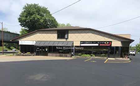 Looking down Robbins from Pressell’s was Herb Stein Lincoln-Mercury Sales.