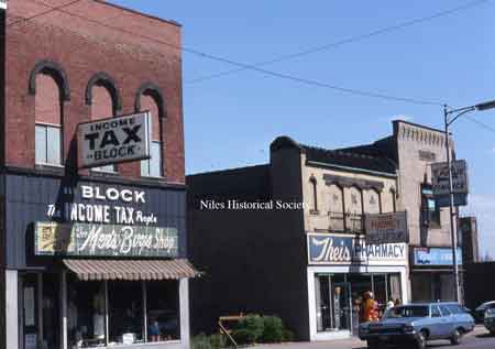 Theis Pharmacy, 1971