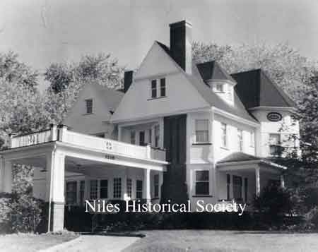 The Stevens home, 1210 Robbins Avenue and Crandon, as it appeared in the 1980s.