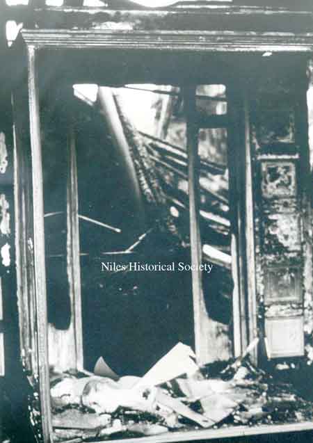 The photographs below show various scenes from the Hoffman Fire.