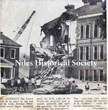 Niles Daily Times Photograph  July 27, 1971