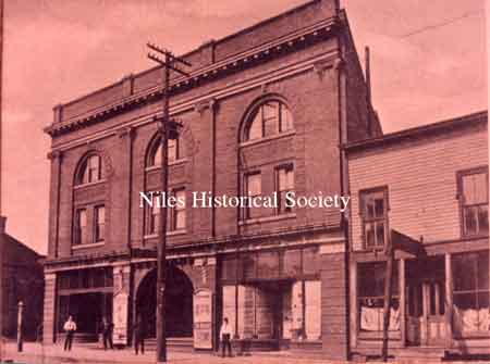 The Verbeck Theatre was constructed about 1904 on the west side of Furnace or East State Street near Park Avenue.