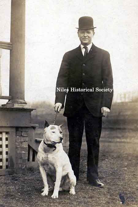 William Richards Nicholas (1879-1926) with bulldog at 118 Lincoln Avenue.