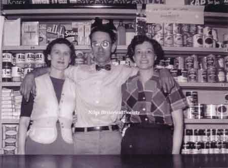 L-R:Faye Williams, Carl Williams,