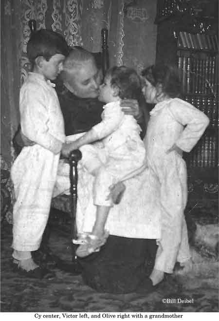 Cy center, Victor left,