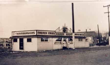 A photograph, ca 1939, of the Handy Andy restaurant located on the southwest side of Robbins Avenue in McKinley Heights.