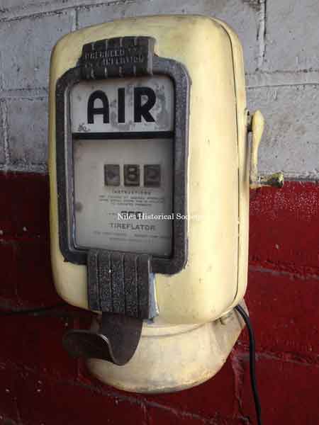 Tire pressure pump gauge.