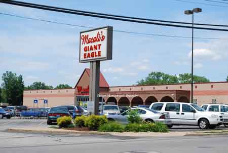 Gilbert with his sons, Gil Jr. and Robert operate Macali’s Giant Eagle on Vienna Avenue.