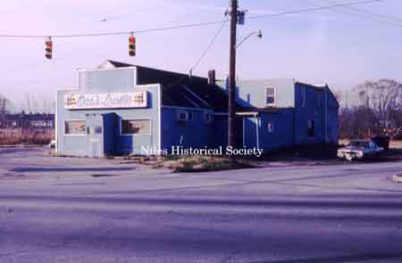 Oasis Lounge at the intersection of North Main Street and West Federal Street.