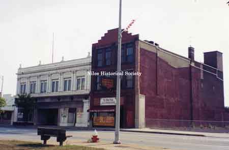 The Olde Main Ale & Chowder House was demolished in 1990 leaving Reismans and the Robins Theatre buildings still standing on the corner of South Main and West State Streets.