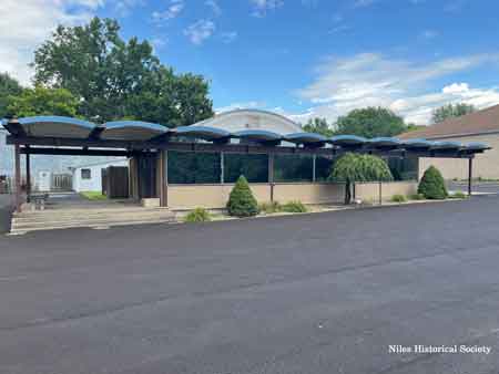 Trumbull New Theatre is located near the Eastwood Mall on Route 422 in Niles, Ohio.