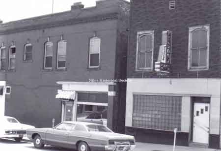 Photo taken of 39 East Park Avenue, Niles. This building is the Victory Cafe.