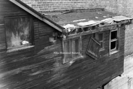 Picture of detail of rear fa&ccedil;ade of