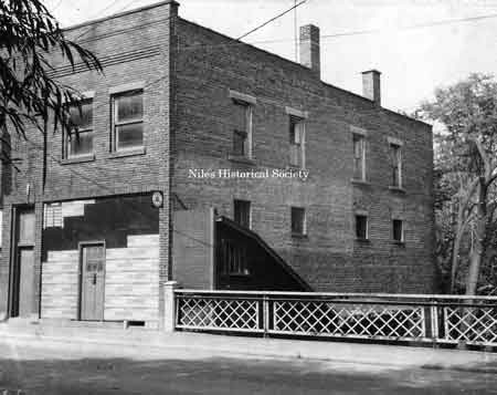 Photo taken of Commercial Hotel on East Park Avenue and East State Street in downtown Niles before urban renewal.
