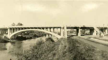 The new Viaduct was dedicated on October 28, 1933.